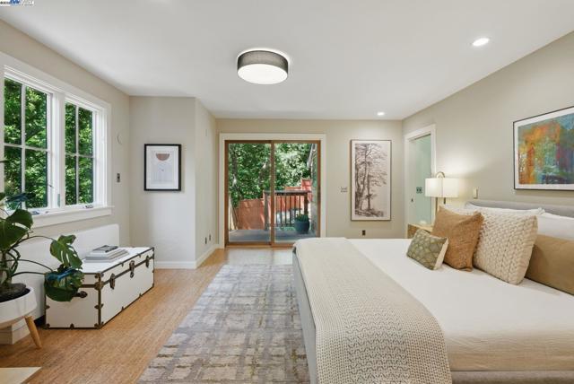 7380 Claremont Ave, Berkeley CA: https://media.crmls.org/mediaz/d8cb3209-5143-4620-b495-65e13ac2070e.jpg