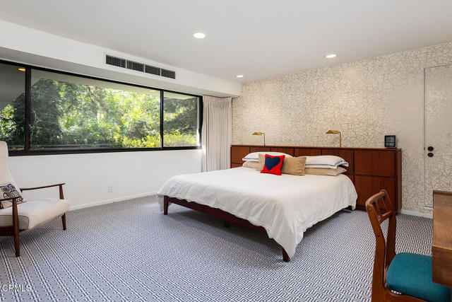 1055 Sherwood Road, San Marino CA: https://media.crmls.org/mediaz/d8cc9605-890b-4e0e-84aa-dbad1c0fbbdf.jpg