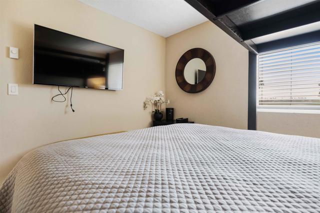 1502 Seacoast Drive, Imperial Beach CA: https://media.crmls.org/mediaz/d8cd242c-044c-4b98-8e01-a319a33dd788.jpg