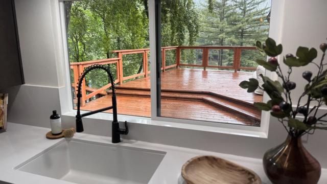 19940 Oakmont Drive, Los Gatos CA: https://media.crmls.org/mediaz/d8cd4d4b-6ddd-4f29-9450-2cd259d4c8f6.jpg