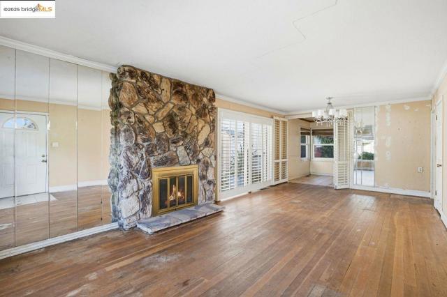 4116 Kentwood Ct, Oakland CA: https://media.crmls.org/mediaz/d8cd6b65-ea5b-407c-8305-8f311ab92f15.jpg