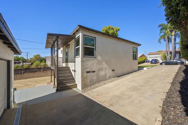 4138 Blackton Dr, La Mesa CA: https://media.crmls.org/mediaz/d8cd9f78-3c52-4932-8455-ccd5fcdae303.jpg