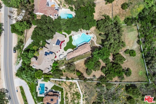 204 Bell Canyon Road, Bell Canyon CA: https://media.crmls.org/mediaz/d8cda327-c102-42d6-8579-18476daa10b2.jpg
