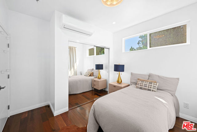 10623 W Olympic Boulevard, Los Angeles CA: https://media.crmls.org/mediaz/d8ce4450-4ff9-4919-9bef-7861563d6452.jpg