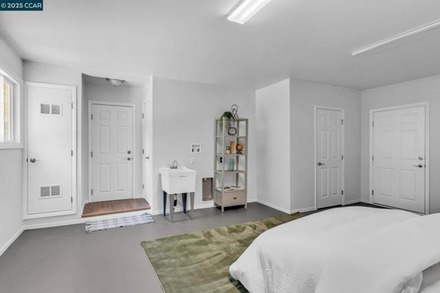 280 Sierra Dr, Walnut Creek CA: https://media.crmls.org/mediaz/d8ce8561-9629-436f-9e6e-9739a099f213.jpg
