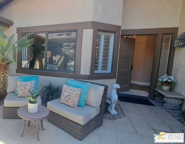 307 Appaloosa Way, Palm Desert CA: https://media.crmls.org/mediaz/d8ce89ac-18cb-486c-af5e-ec28a754565d.jpg