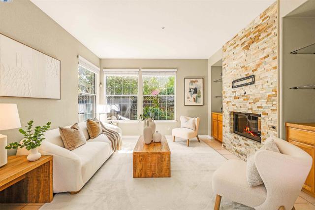 4301 Horner St, Union City CA: https://media.crmls.org/mediaz/d8cfa171-c87d-4f8a-a764-da5c56a3ef02.jpg