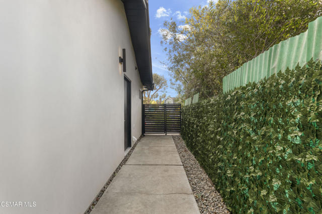 2651 Sirius Street, Thousand Oaks CA: https://media.crmls.org/mediaz/d8cfb6f5-90fa-4548-b1b0-5d6664d5f370.jpg