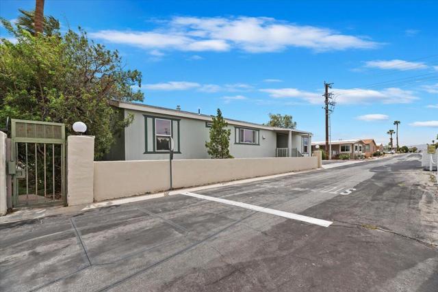 14777 Palm Drive, Spc 69, Desert Hot Springs CA: https://media.crmls.org/mediaz/d8cfc6cc-c70e-4944-9edf-d9bd6cc370c7.jpg