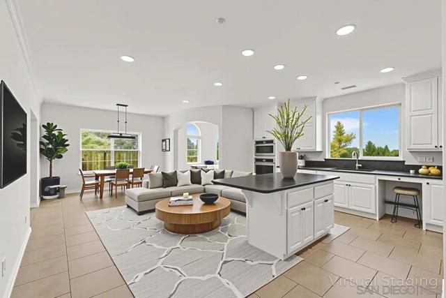 2342 CARIOCA PL, Vista CA: https://media.crmls.org/mediaz/d8d0bee2-00fb-41ba-a4ad-3dec814cb09f.jpg