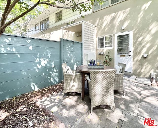 5162 Village, Los Angeles CA: https://media.crmls.org/mediaz/d8d0c616-aea2-40a7-94e4-e32466c87835.jpg