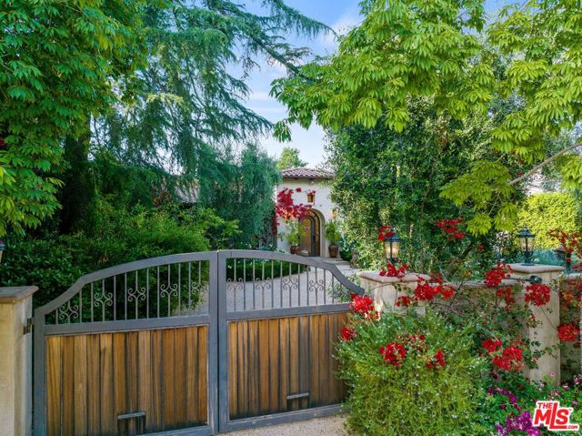 23021 Collins Street, Woodland Hills, California 91367, 5 Bedrooms Bedrooms, ,4 BathroomsBathrooms,Single Family Residence,For Sale,Collins,24397111