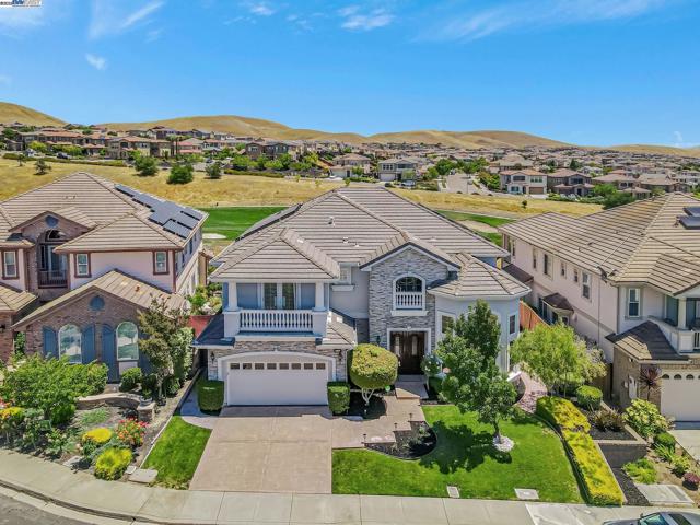 2734 E Sugar Hill Ter, Dublin CA: https://media.crmls.org/mediaz/d8d186e2-b36c-4c1a-be2e-7835a51aa04d.jpg