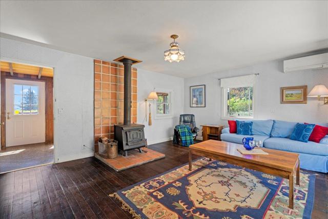 22196 Summit Road, Los Gatos CA: https://media.crmls.org/mediaz/d8d199f9-7188-4a66-9e80-0fd803984ff2.jpg