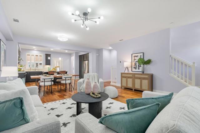 2560 Saffron Way, Mountain View CA: https://media.crmls.org/mediaz/d8d1d98b-a35f-4355-9289-5f73088befb9.jpg