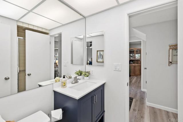 Detail Gallery Image 20 of 46 For 3542 Governor Dr, San Diego,  CA 92122 - 5 Beds | 3 Baths