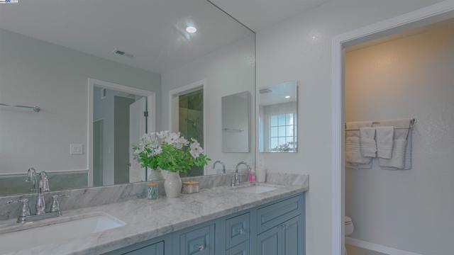 37076 Saint Edwards St, Newark CA: https://media.crmls.org/mediaz/d8d2062f-aceb-41c2-96ef-c8cef754013a.jpg