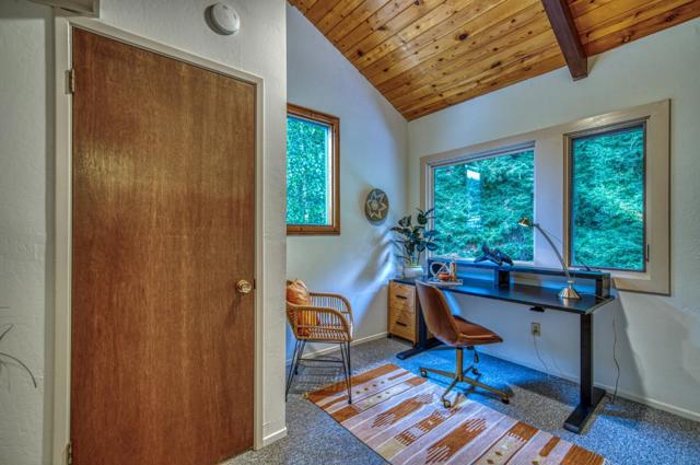 9013 Rhodes Avenue, Aptos CA: https://media.crmls.org/mediaz/d8d254de-5483-4079-af7d-6d6cbb460bc1.jpg