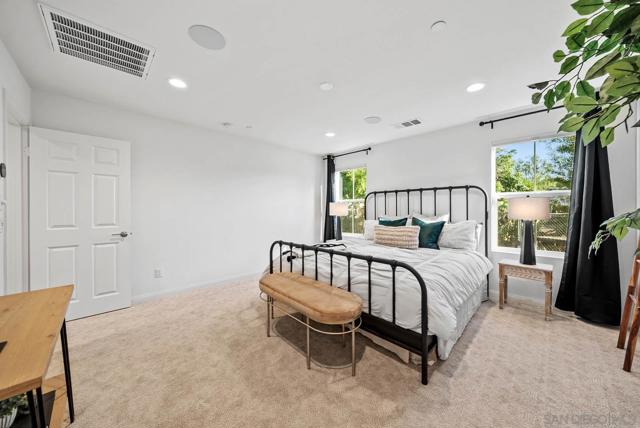 3135 Linwood St, Vista CA: https://media.crmls.org/mediaz/d8d27de2-d146-4476-af1e-6956c20e9f37.jpg