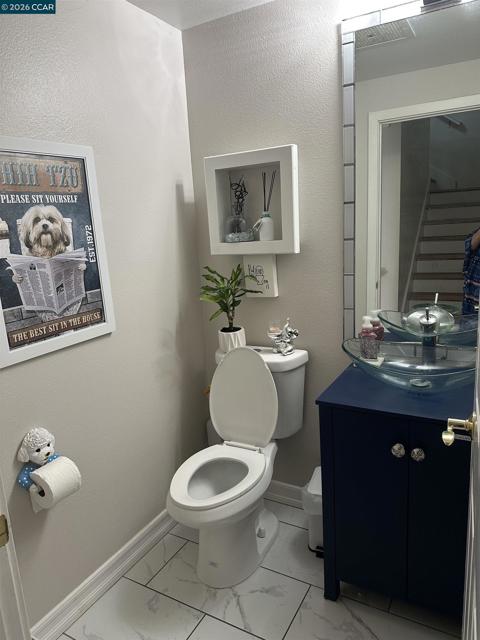 Image 24 of 30 For 2144 Railroad Ave