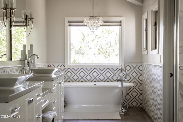 4525 Rayburn Street, Westlake Village CA: https://media.crmls.org/mediaz/d8d3a8a2-e74e-4f7d-ad3f-d37e74383f04.jpg