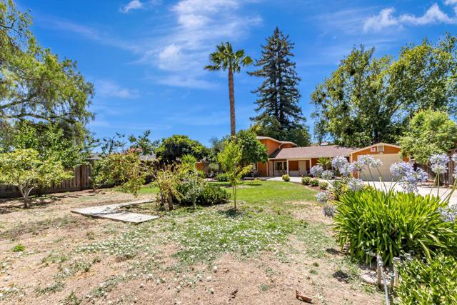 2447 Cottle Avenue, San Jose CA: https://media.crmls.org/mediaz/d8d3e957-8744-46ca-8970-c2374dcd8709.jpg