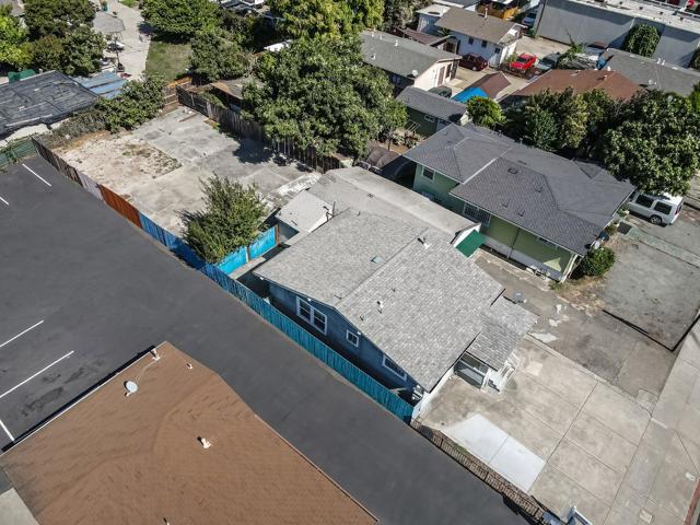 558 A Street, Hayward CA: https://media.crmls.org/mediaz/d8d479c4-f3a9-4ce6-99b4-1da048768baf.jpg