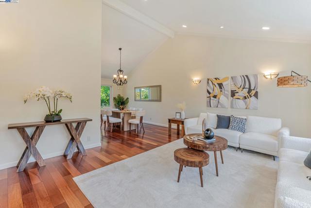 483 Becado Place, Fremont CA: https://media.crmls.org/mediaz/d8d4e166-5063-4cca-bcd9-4d72b5405c0a.jpg
