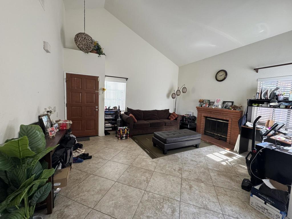 2107 Manzana Way