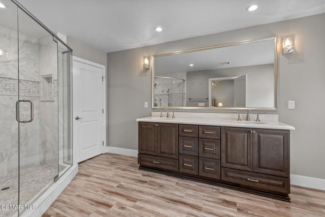 4953 Kilburn Court, Oak Park CA: https://media.crmls.org/mediaz/d8d5cab5-f2b9-4b0f-8260-899c3241a734.jpg