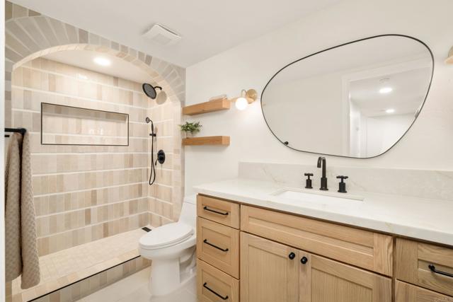 Detail Gallery Image 13 of 31 For 6844 Urubu St, Carlsbad,  CA 92009 - 3 Beds | 3 Baths