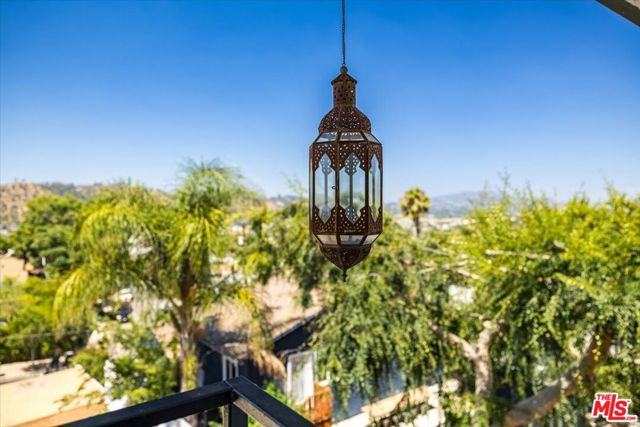 621 Isabel Street, Los Angeles CA: https://media.crmls.org/mediaz/d8d6a1e8-1c9e-44f1-b111-005b373ae651.jpg