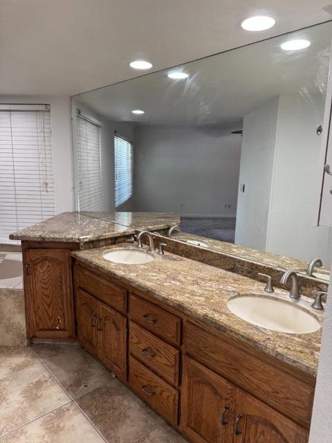 1703 Monte Grosso Drive, Merced CA: https://media.crmls.org/mediaz/d8d741c5-9b17-4908-8235-af1759eafc20.jpg