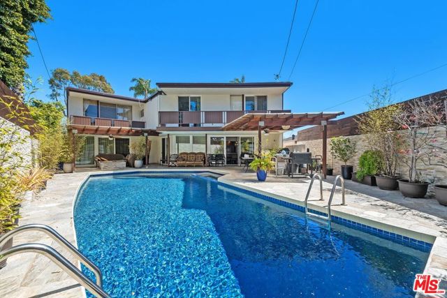 6505 S Halm Avenue, Los Angeles CA: https://media.crmls.org/mediaz/d8d76eef-3387-4904-912a-fa28df4851cc.jpg