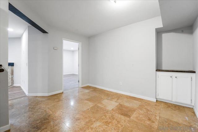 1050 E Washington, Escondido CA: https://media.crmls.org/mediaz/d8d89369-11a1-4e4e-90dd-d7d00c38907f.jpg