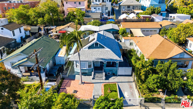 547 N St Louis Street, Los Angeles CA: https://media.crmls.org/mediaz/d8d93e37-1e12-42d6-a184-7e4fe8193706.jpg