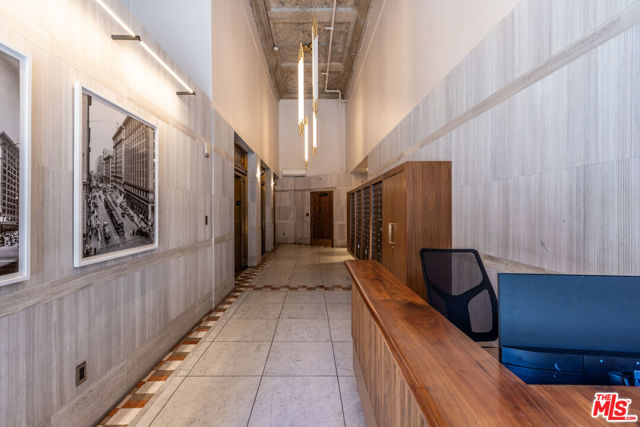 215 W 7th Street, Los Angeles CA: https://media.crmls.org/mediaz/d8d975b6-f9a6-4a35-91dc-46b39430e0a9.jpg