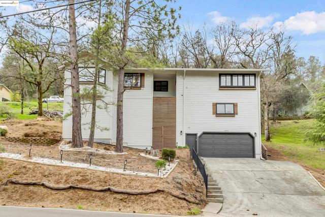 16806 Brewer Rd, Grass Valley CA: https://media.crmls.org/mediaz/d8d9dfd6-73bb-419a-bc87-d57bb777326b.jpg