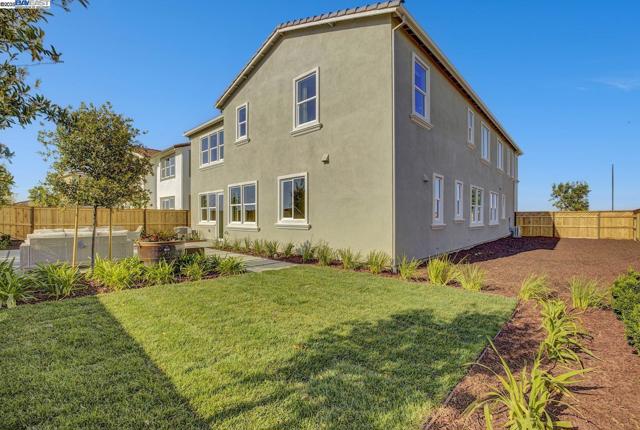 319 W Calabria Drive, Mountain House CA: https://media.crmls.org/mediaz/d8da6e6b-6671-44d9-b457-15bb261707c1.jpg