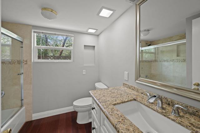 Detail Gallery Image 15 of 69 For 2634 38 Juan St, San Diego,  CA 92110 - 5 Beds | 4 Baths