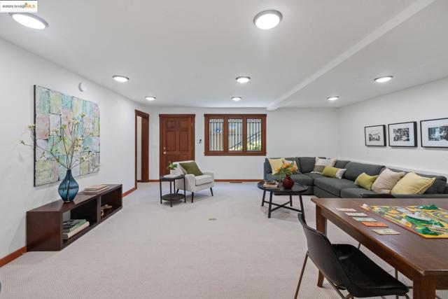 6890 Charing Cross Road, Berkeley CA: https://media.crmls.org/mediaz/d8daf9fa-e320-4ebd-9ef8-3bfdc371936a.jpg