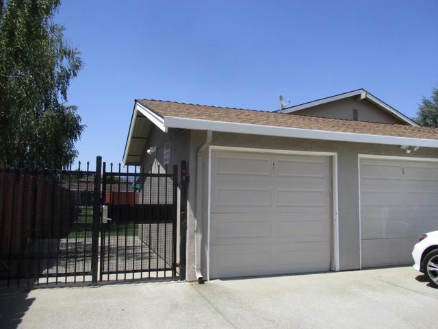 8158 Kelton Drive, Gilroy CA: https://media.crmls.org/mediaz/d8db2a61-7706-408c-b57d-27dcc291895f.jpg