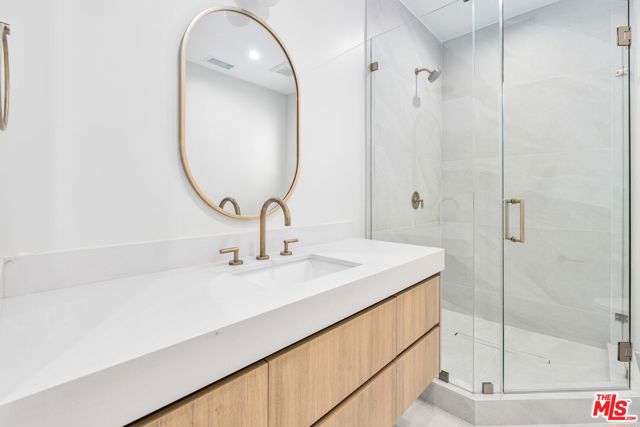 4647 Morse Avenue, Sherman Oaks CA: https://media.crmls.org/mediaz/d8db47f8-2f18-4f96-ac59-e707b13bb4a4.jpg
