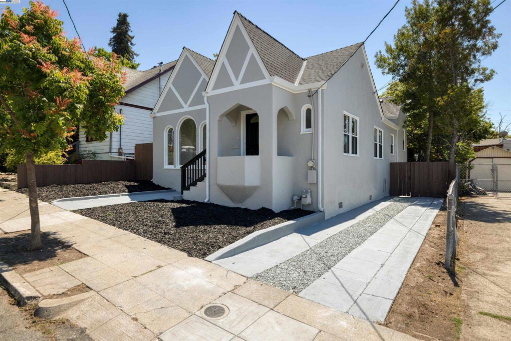 2440 Monticello Ave