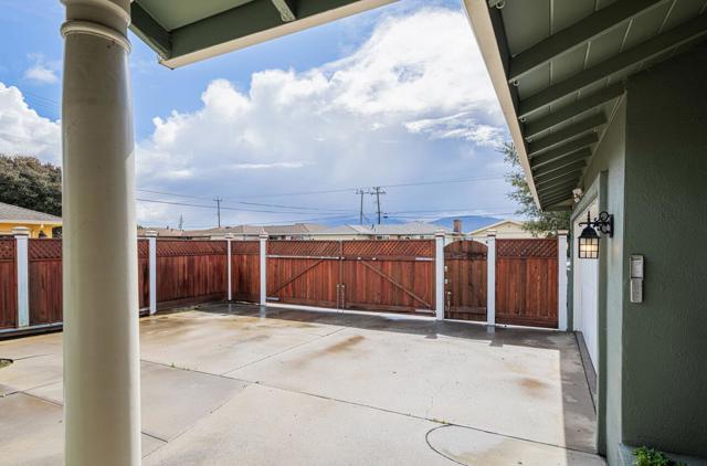607 La Mesa Drive, Salinas CA: https://media.crmls.org/mediaz/d8db8180-c3c9-4263-920a-6b8970427935.jpg