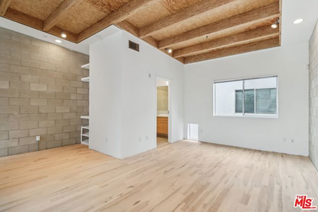 717 Highland Avenue, Los Angeles, California 90038, 2 Bedrooms Bedrooms, ,2 BathroomsBathrooms,For Sale,Highland,24402759