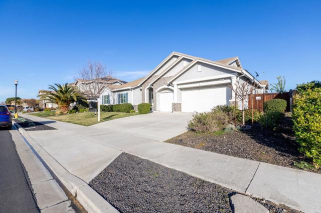 Image 60 of 88 For 493 Yelland Way