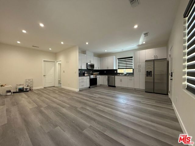 10229 1/2 N Jumilla Avenue, Chatsworth CA: https://media.crmls.org/mediaz/d8de718a-5e72-4b68-905d-e605677e1523.jpg