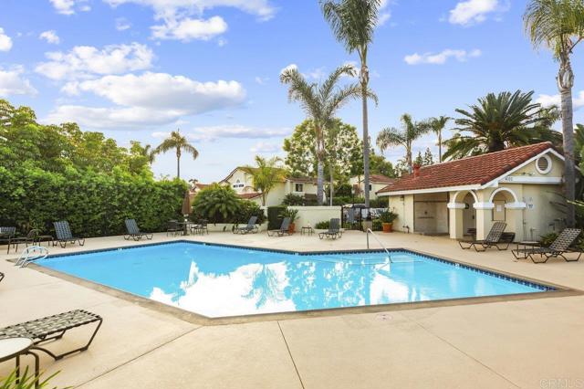 4065 Caminito Davila, San Diego CA: https://media.crmls.org/mediaz/d8deabf8-f481-446c-ada3-e8cc0b83e913.jpg