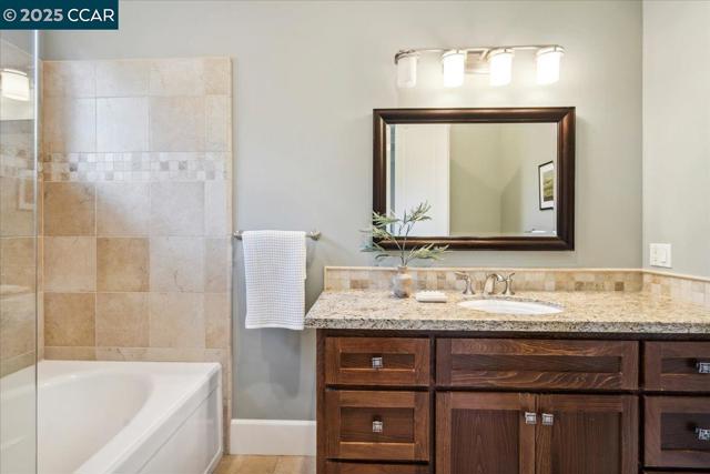 1291 Clover Ln, Walnut Creek CA: https://media.crmls.org/mediaz/d8defc0c-be1f-4ef0-bfec-90d119fbea61.jpg